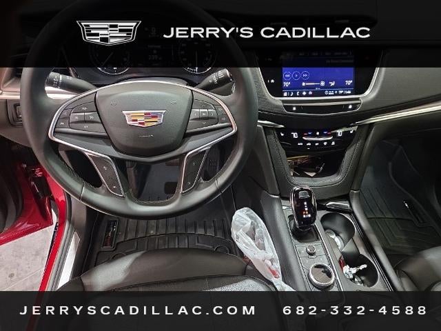2024 Cadillac XT5 Luxury