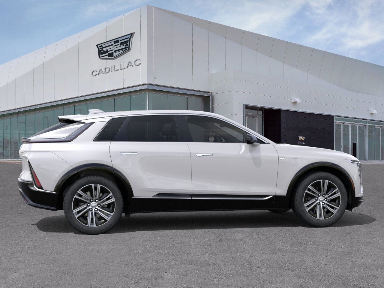 2024 Cadillac LYRIQ Luxury 2