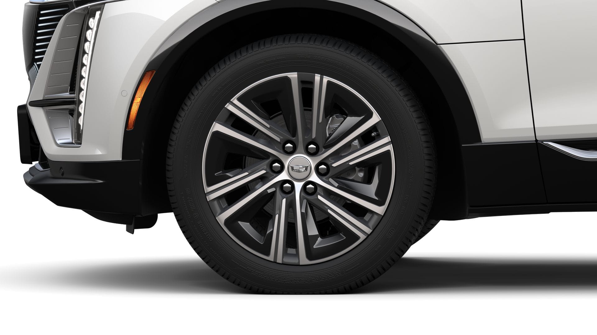 2024 Cadillac LYRIQ Luxury 2