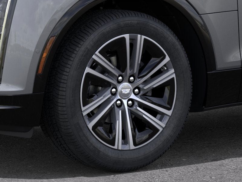 2024 Cadillac LYRIQ Luxury 2