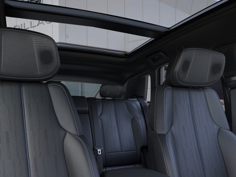 2024 Cadillac LYRIQ Luxury 2