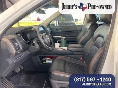 2023 Nissan Pathfinder Platinum