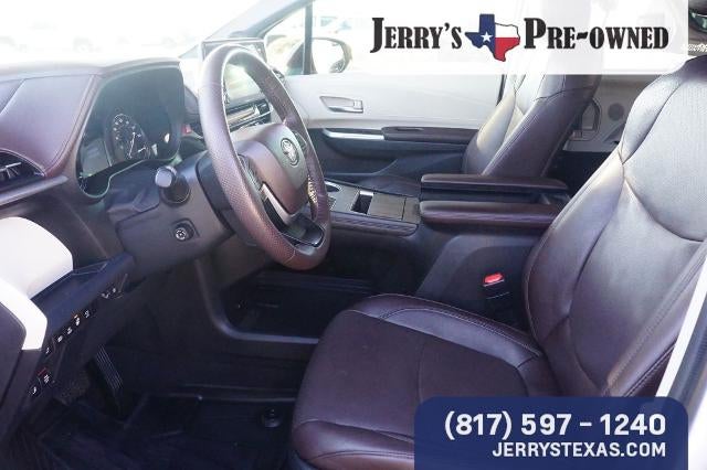 2023 Toyota Sienna Platinum
