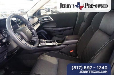 2025 Mitsubishi Outlander ES